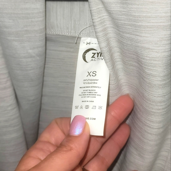 Zyia Cream Yoga Shawl XS - Picture 4 of 8